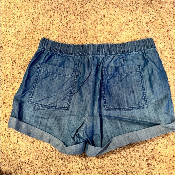 GAP Denim Blue Women's Casual Shorts - Picture 4 of 4